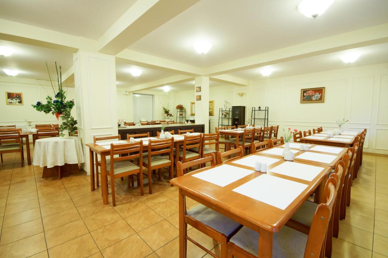 Koral Hotell Chłapowo Exteriör bild
