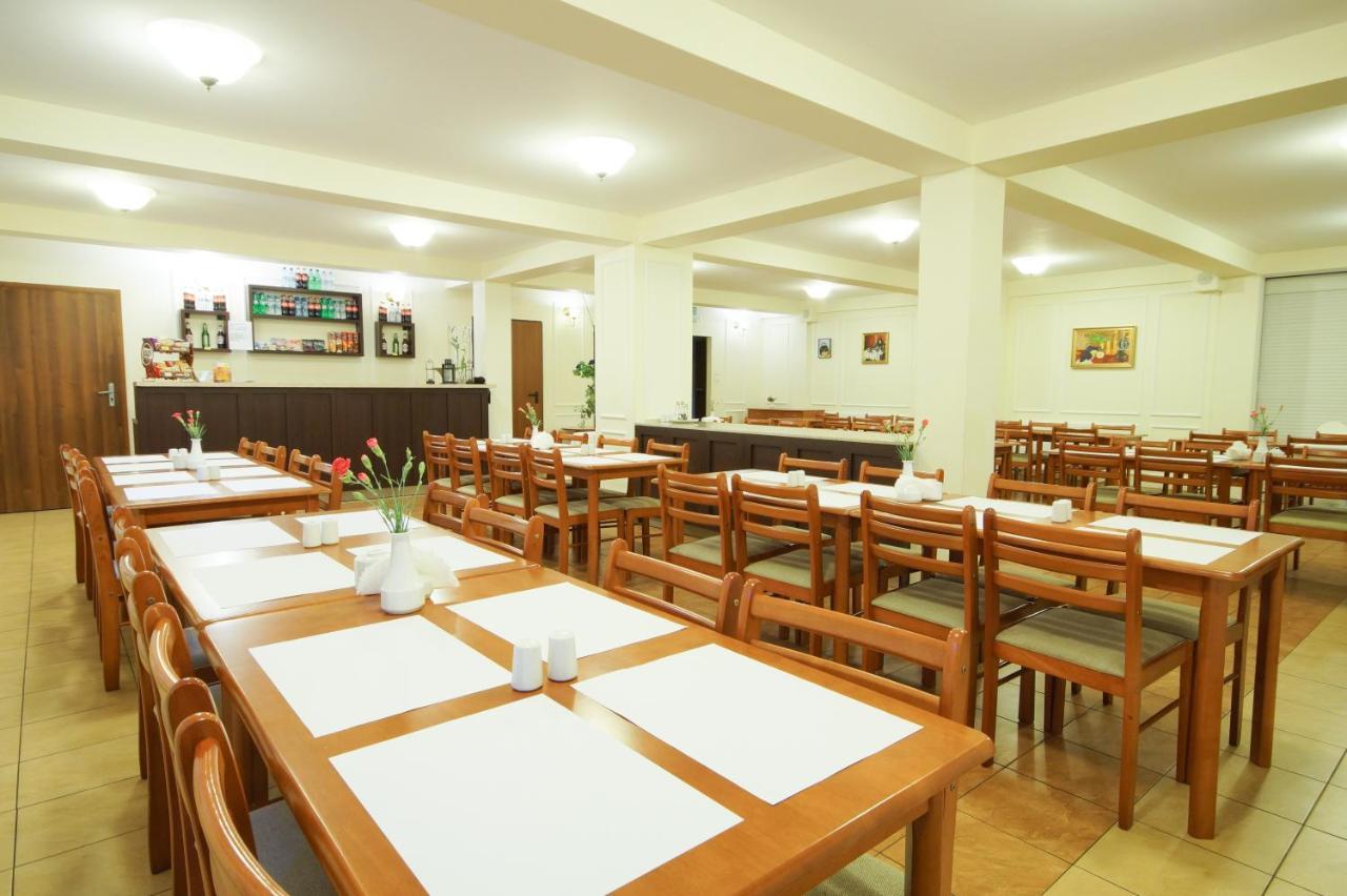 Koral Hotell Chłapowo Exteriör bild