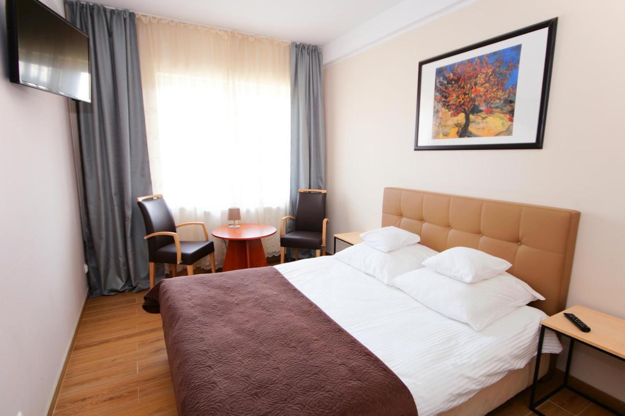 Koral Hotell Chłapowo Exteriör bild