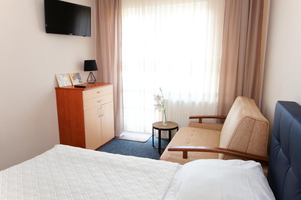 Koral Hotell Chłapowo Exteriör bild