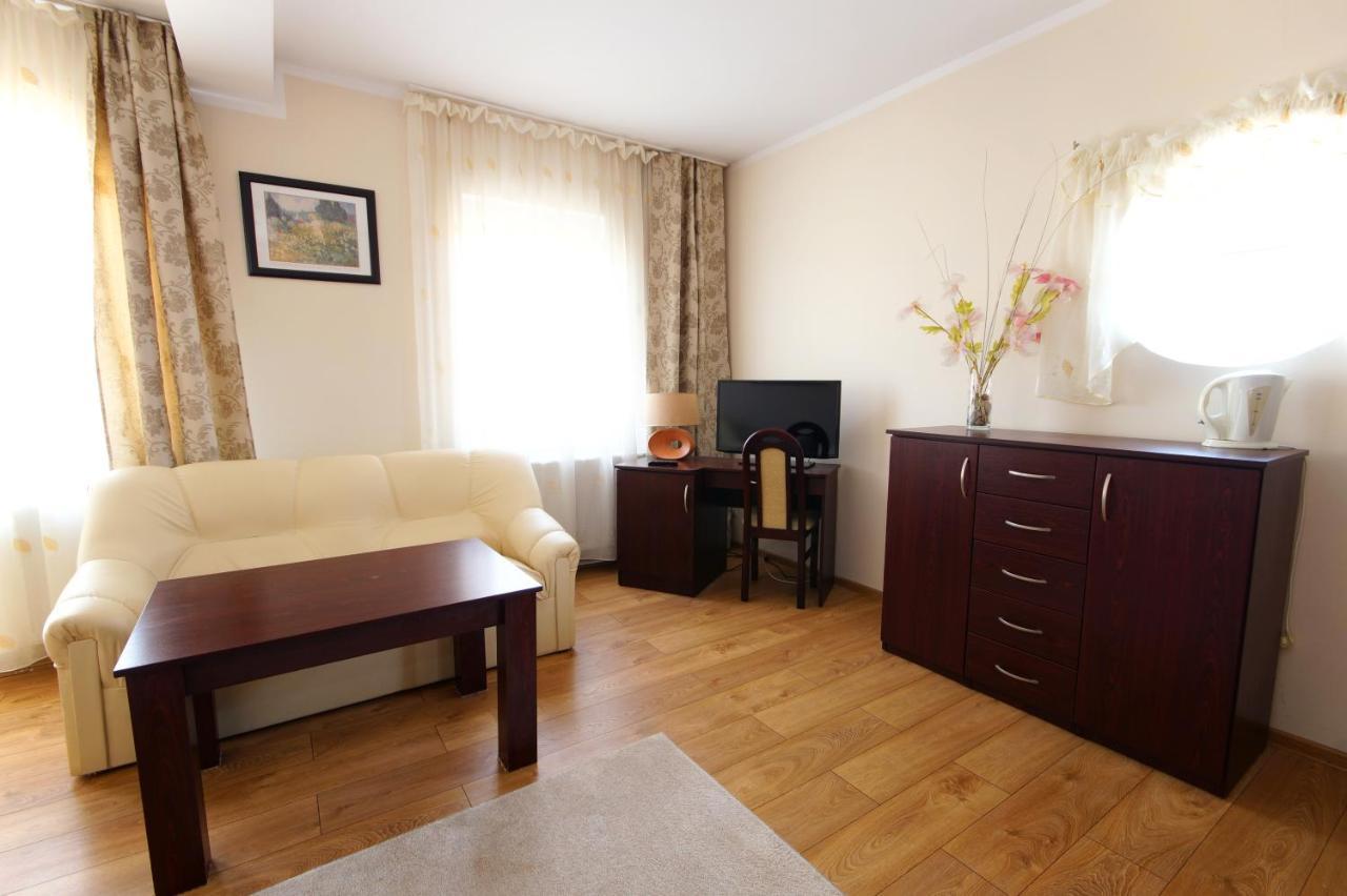 Koral Hotell Chłapowo Exteriör bild