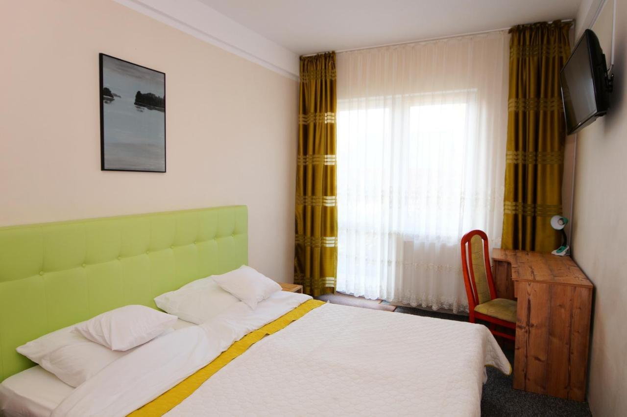 Koral Hotell Chłapowo Exteriör bild