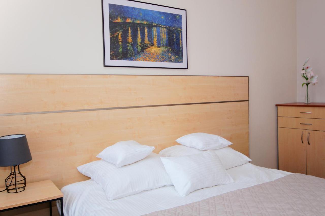 Koral Hotell Chłapowo Exteriör bild